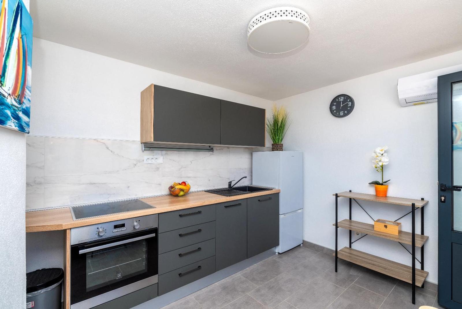 Apartman Pinto Макарска Экстерьер фото